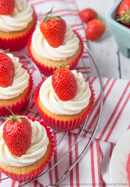 Strawberry and White Chocolate Cupcakes - Somewhat Simple