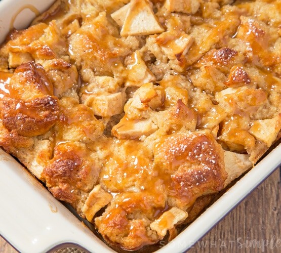 This Caramel Apple Bread Pudding is soft, spicy, filled with chunks of apples and sweet caramel sauce. It’s the perfect flavour filled dessert to make this Fall!