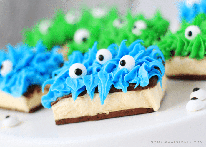 How to Make Edible Eyes from Royal Icing 