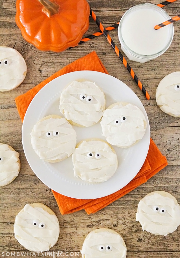 easy-halloween-mummy-sugar-cookies-somewhat-simple