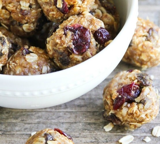 No Bake Peanut Butter and Jelly Energy Bites