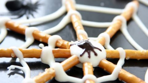 Spider Cookies With Pretzels