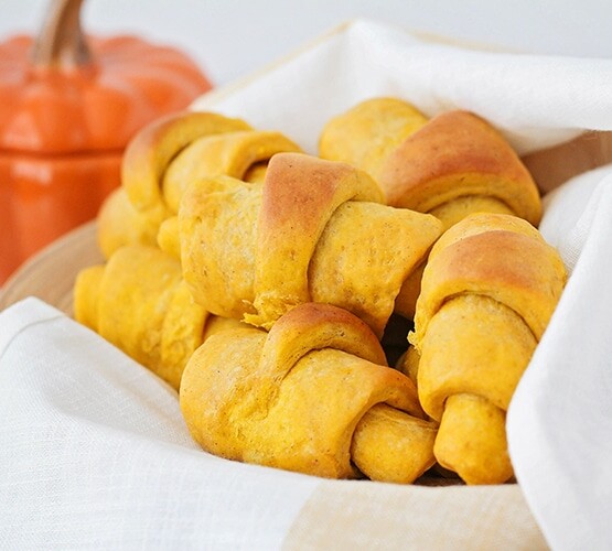 Pumpkin Dinner Rolls