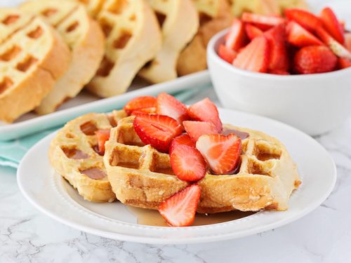 https://www.somewhatsimple.com/wp-content/uploads/2018/02/french_toast_waffles_4-500x375.jpg