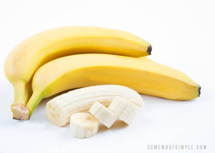 https://www.somewhatsimple.com/wp-content/uploads/2018/04/How-to-keep-bananas-fresh.jpg