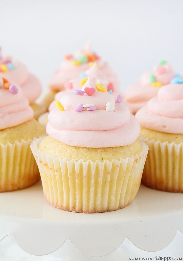How to Frost Cupcakes - Easy Cupcake Frosting Tips - Somewhat Simple