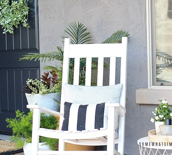 pretty courtyard decor