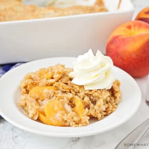 Easy Cake Mix Peach Cobbler Recipe (5 Min) | Somewhat Simple