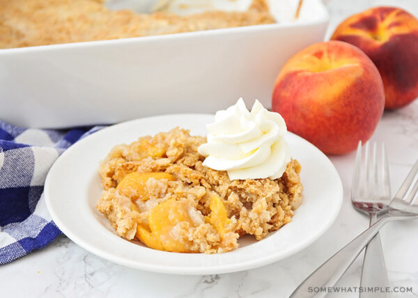 Easy Cake Mix Peach Cobbler Recipe (5 Min) | Somewhat Simple