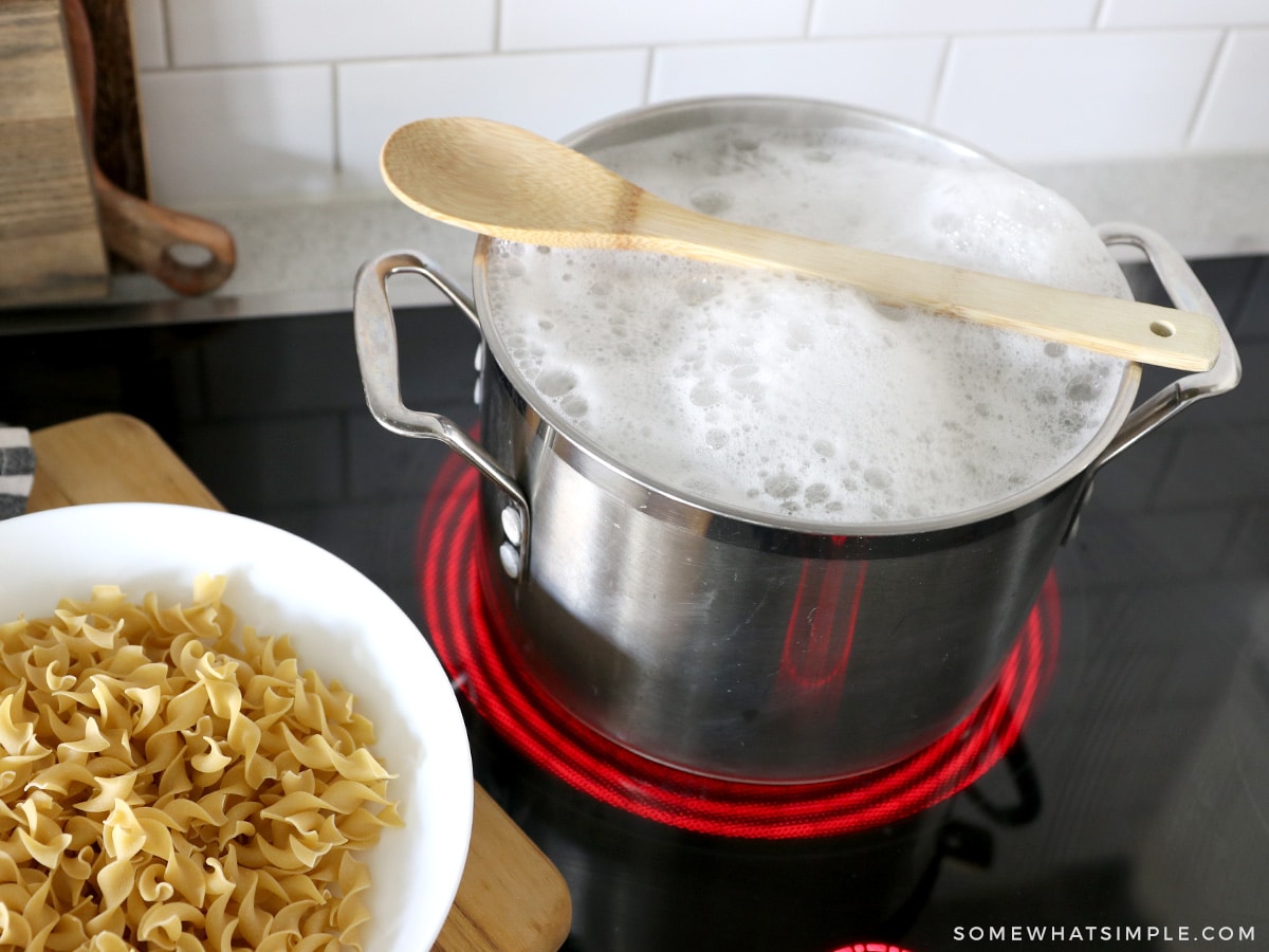Boil Noodles In A Shallow Pan For A Time-Saving Pasta Hack