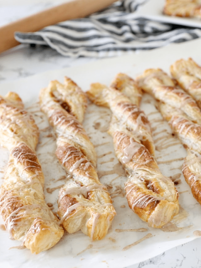 Easy Pumpkin Pie Twists - Somewhat Simple